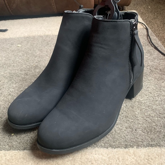 Brand new Black booties - Picture 2 of 3